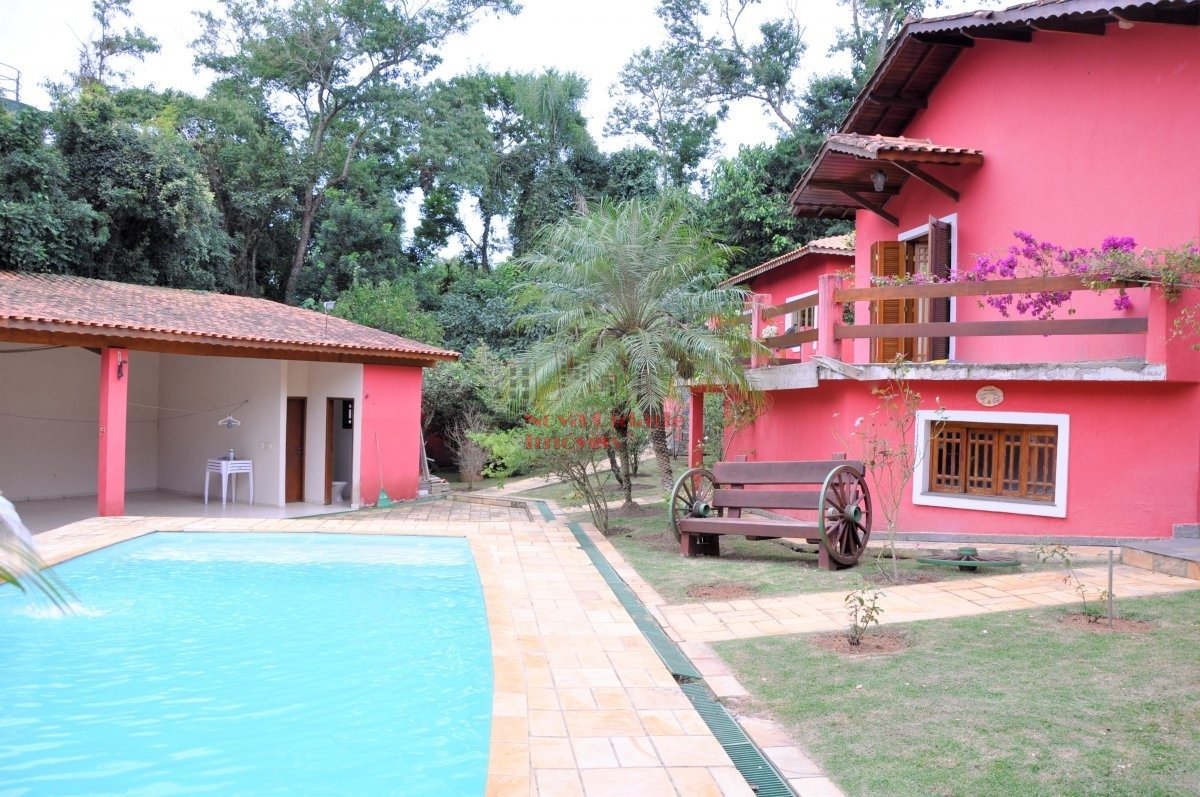 Casa com 1.113,70 m² de área à venda no Transurb!
