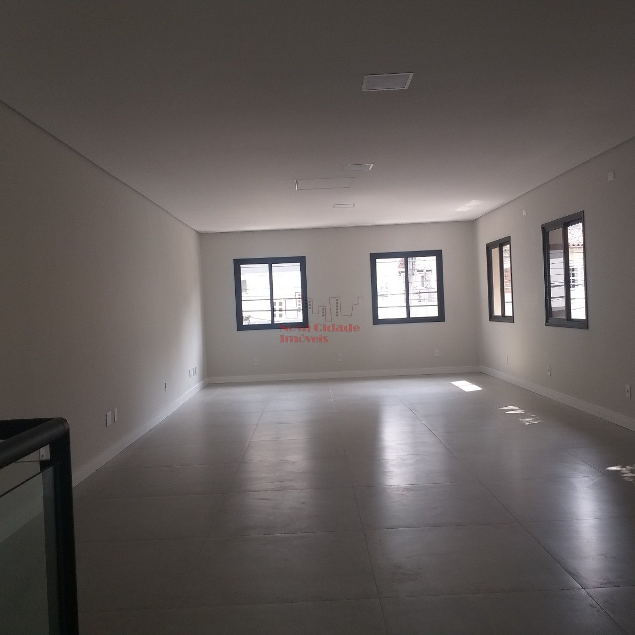 Casa c/ 1.113,70 mts² de área à venda no Transurb!