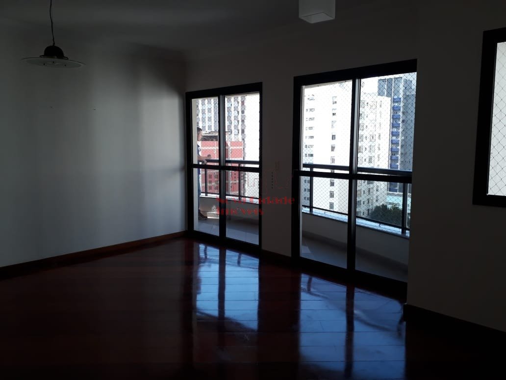Casa c/ 1.138,18 mts² de área à venda no Transurb!