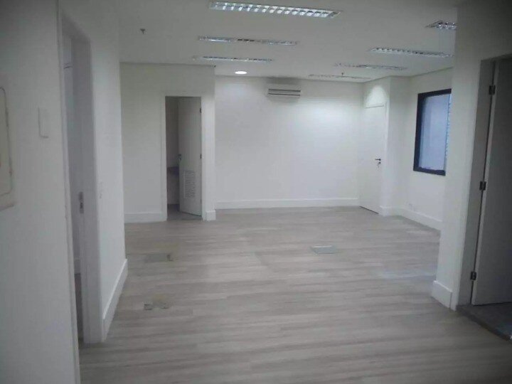Vila Olímpia Conj coml de 37 m² 2 bahns. 2 vagas p/locação ou venda