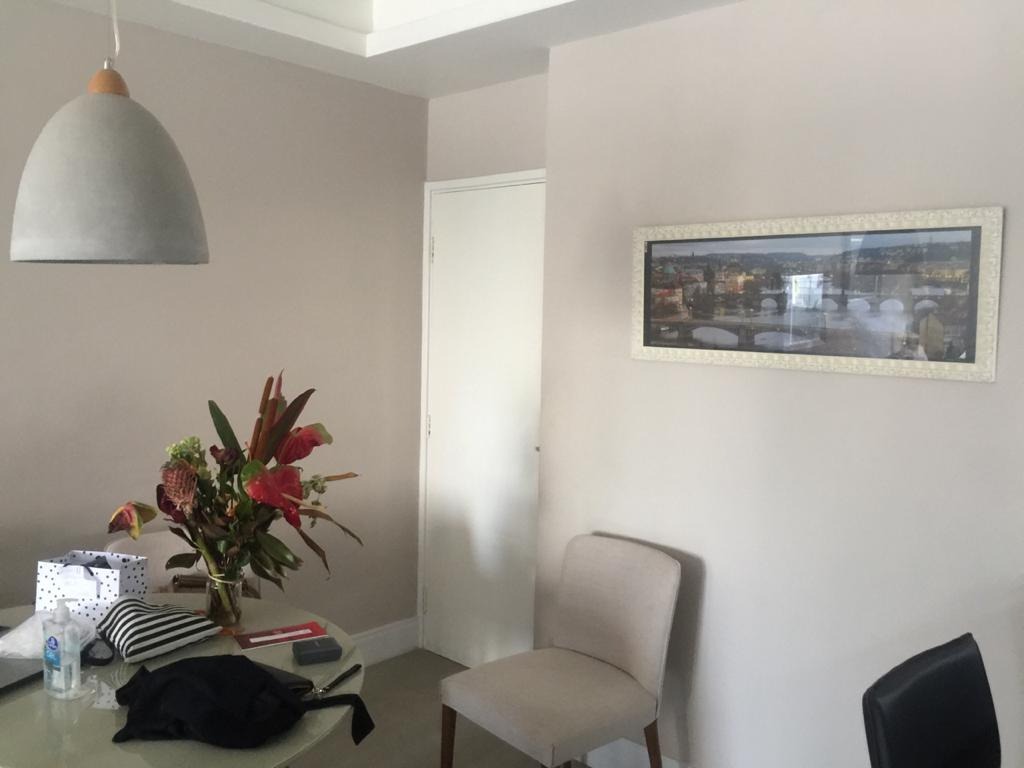 Vila Olímpia! Apto. de 2 dorm com 2 banheiros e 1 vaga à venda