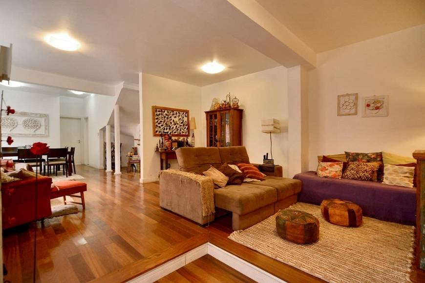 Campo Belo! Sobrado com 428 m² com 5 quartos e 3 vagas à venda