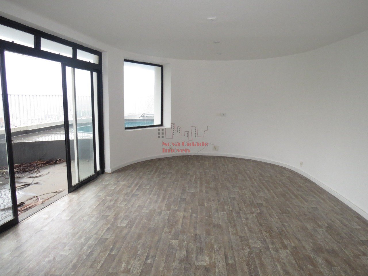 Morumbi - Vendo Apt 3 dormitórios c/1 suíte (355m²) e 3vgs