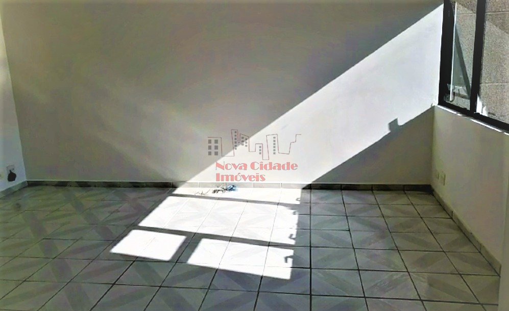 Moema! Sala comercial 37 m² com renda e 1 vaga!