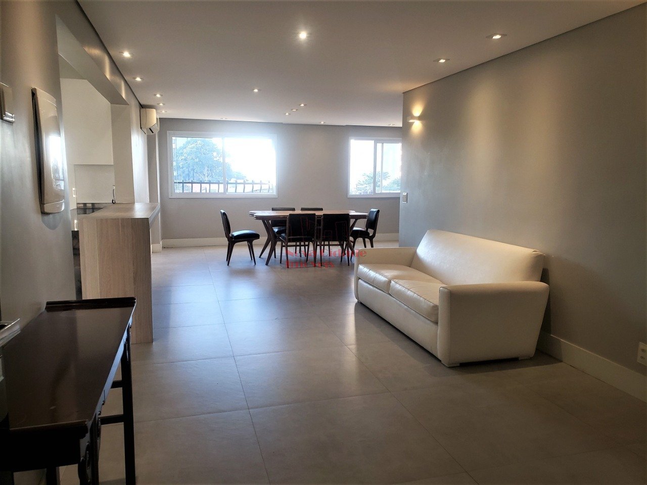 Pinheiros! Apartamento semi-mobiliado 220 m² 3 suítes com 2 vagas