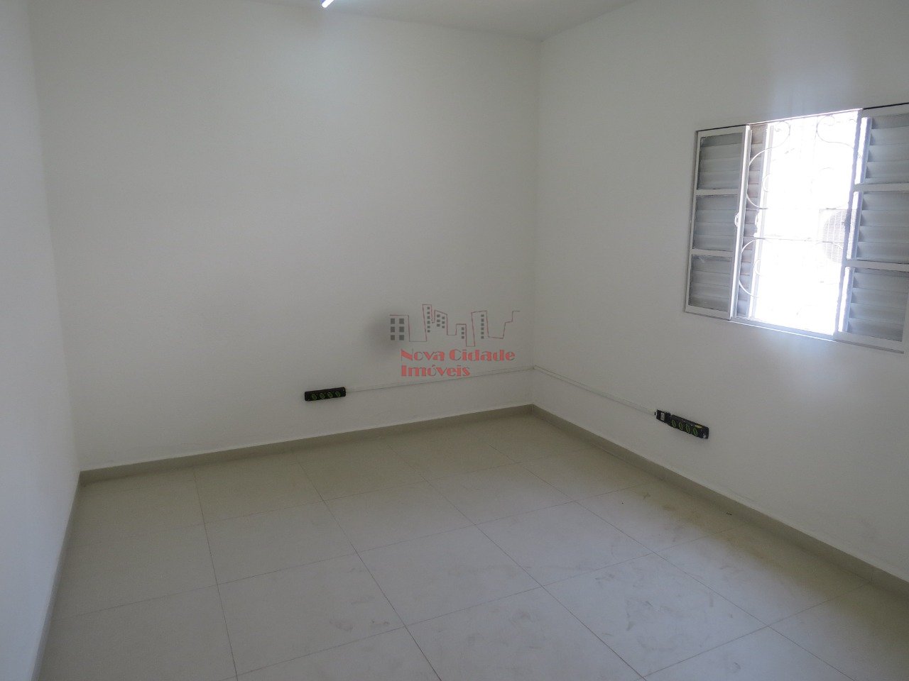 Vila Olímpia! Aptº  85 mts²  Mobiliado 3 dorms.(1 suíte) 2 banhs. 2 vagas para locação e venda