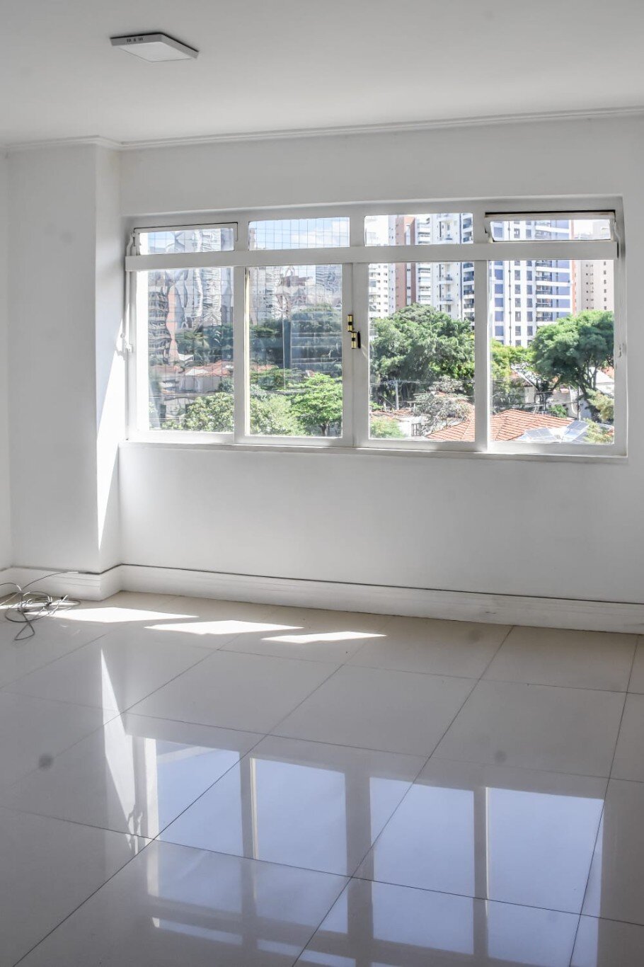 Vila Olímpia! Apto 65 m² 2 dorms 1 vaga reformado p/ venda  e locação