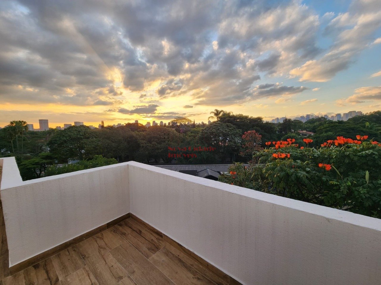 Jardins! Apartamento com 3 suítes todo REFORMADO (188 m²) e 1 vaga