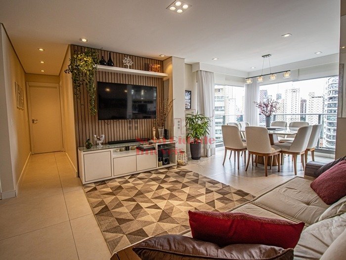 Vila Olímpia! Apartamento 82 m² 2 suítes 2 vagas à venda!