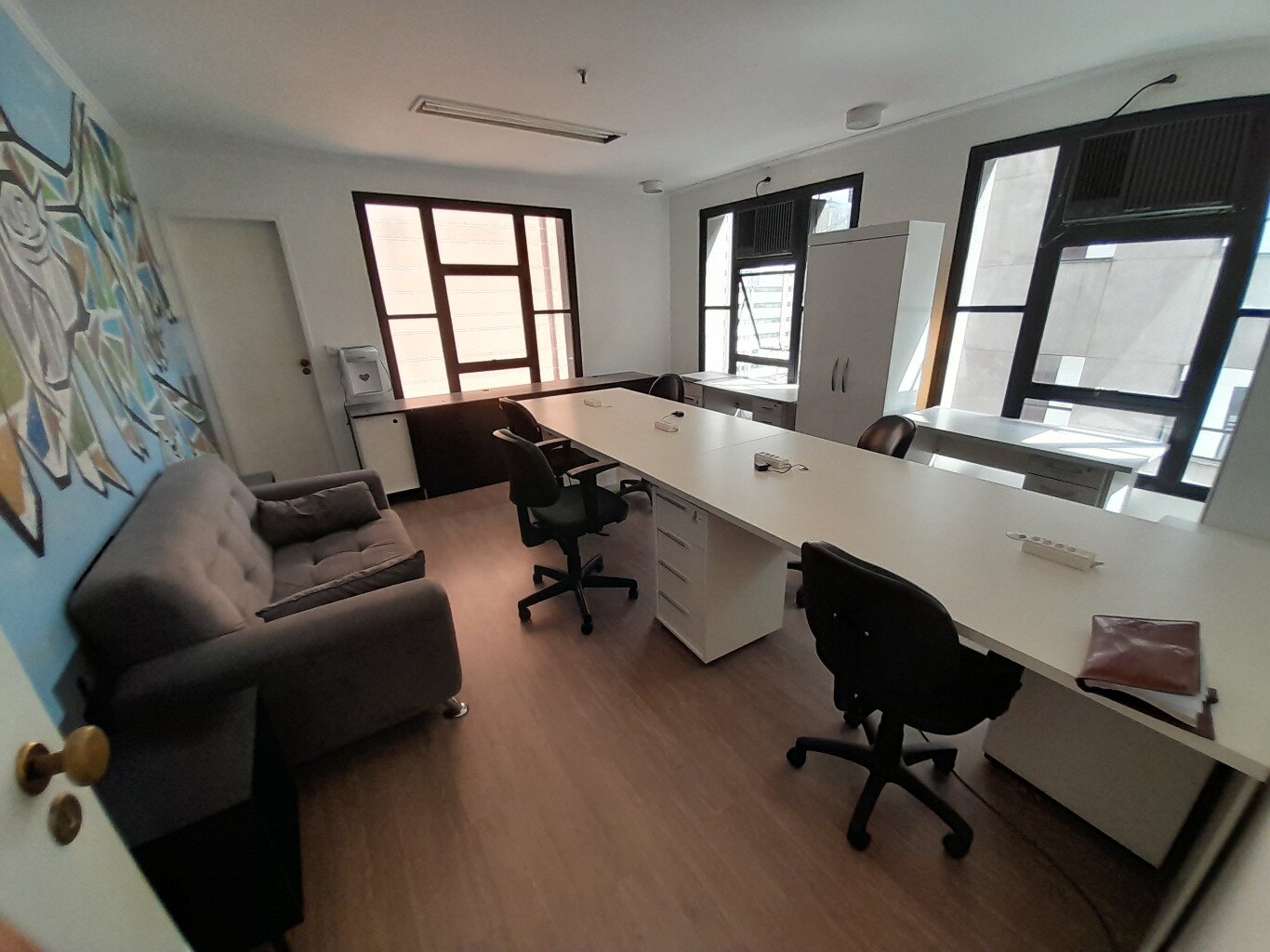 Vila Olímpia! Conjunto com. 46 m² 3 salas com 1 vaga e 2 banheiros à venda