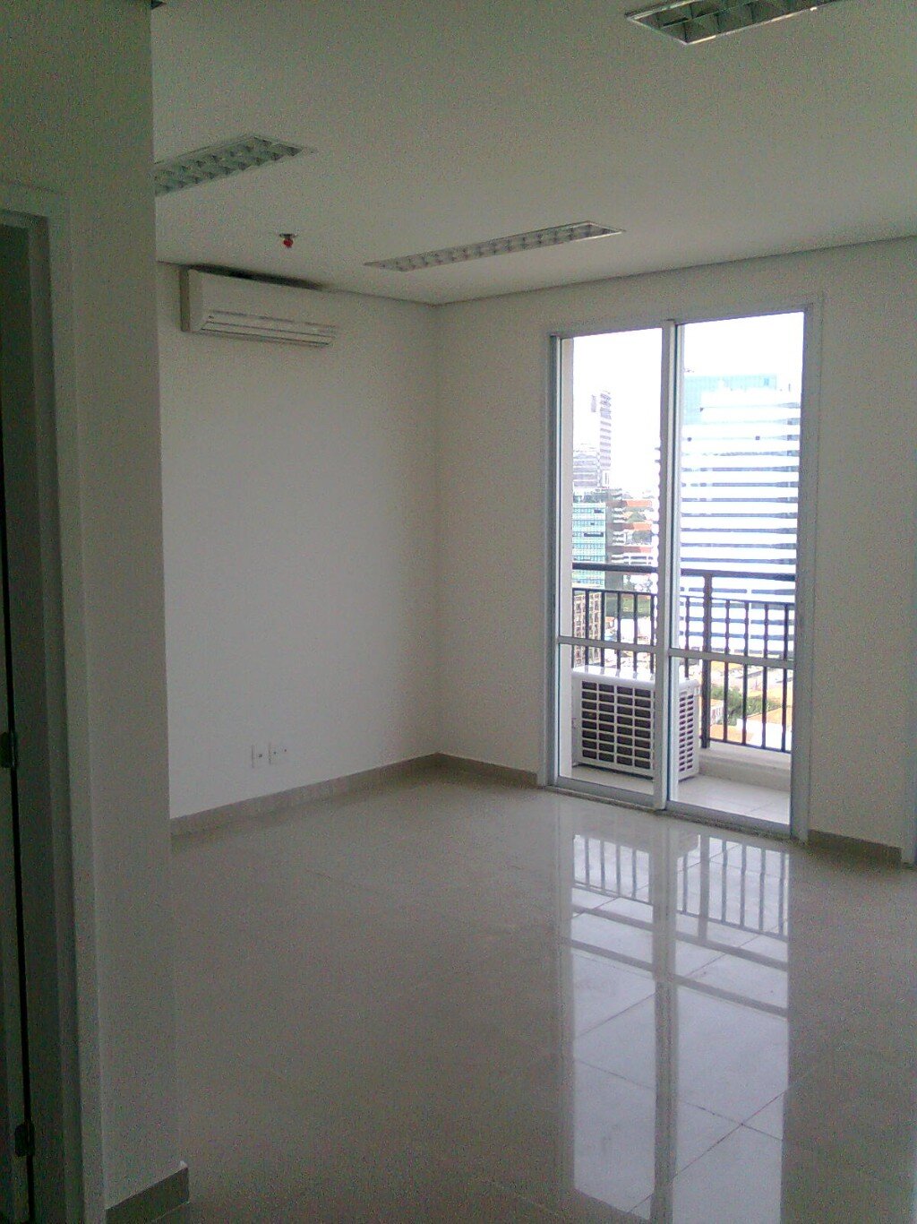 Vila Olímpia! Studio de 27 m² com banheiro sem vaga à venda!