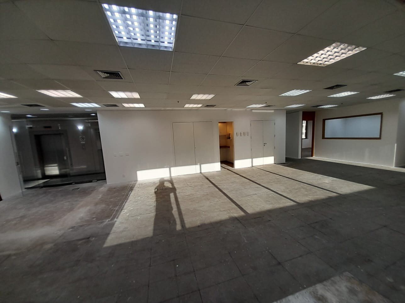 Vila Olímpia! Apto 82m² com 2 quartos (1 suíte) e 2 vagas à venda 