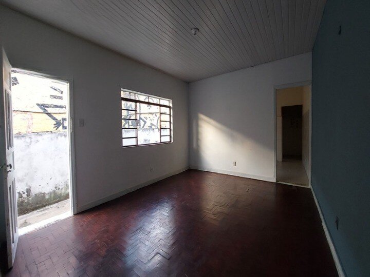 Pinheiros! Casa à venda, 300 m² 2 dormitórios1 sala cozinha 2 banhs.
