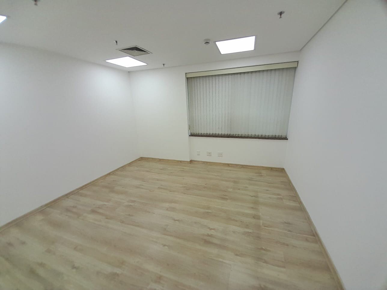 Vila Olímpia! Casa comercial 252 m² à venda com grande potencial