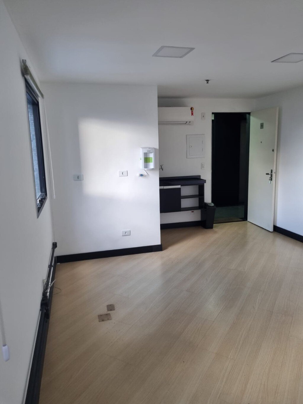 Moema! Conjunto de 124 m² (conjugados) AR CONDICIONADO 6 banhs. 3 vagas para venda e aluguel, 