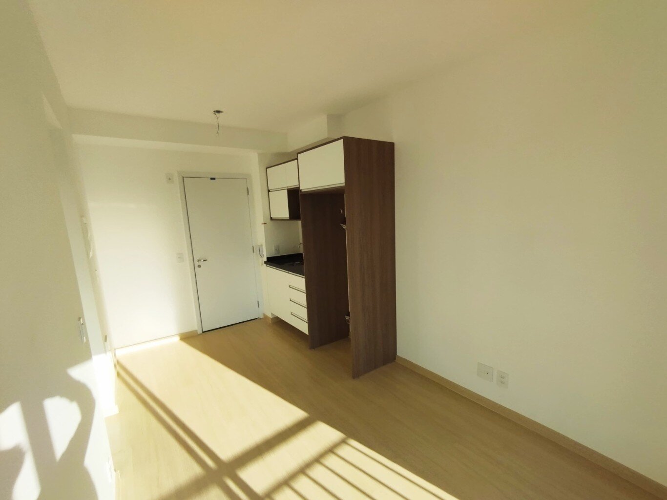 Vila Olímpia! Sala com. 46 m² 3 salas c/ 1 vaga e 2 banheiros à venda