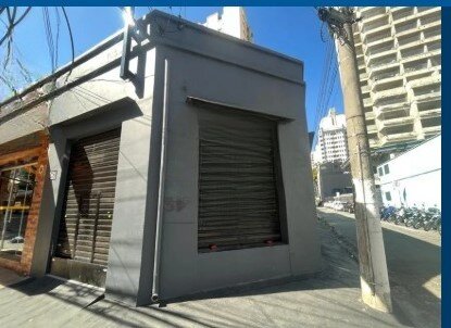 Moema! Loja de esquina com 148 m², 2 banheiros para venda