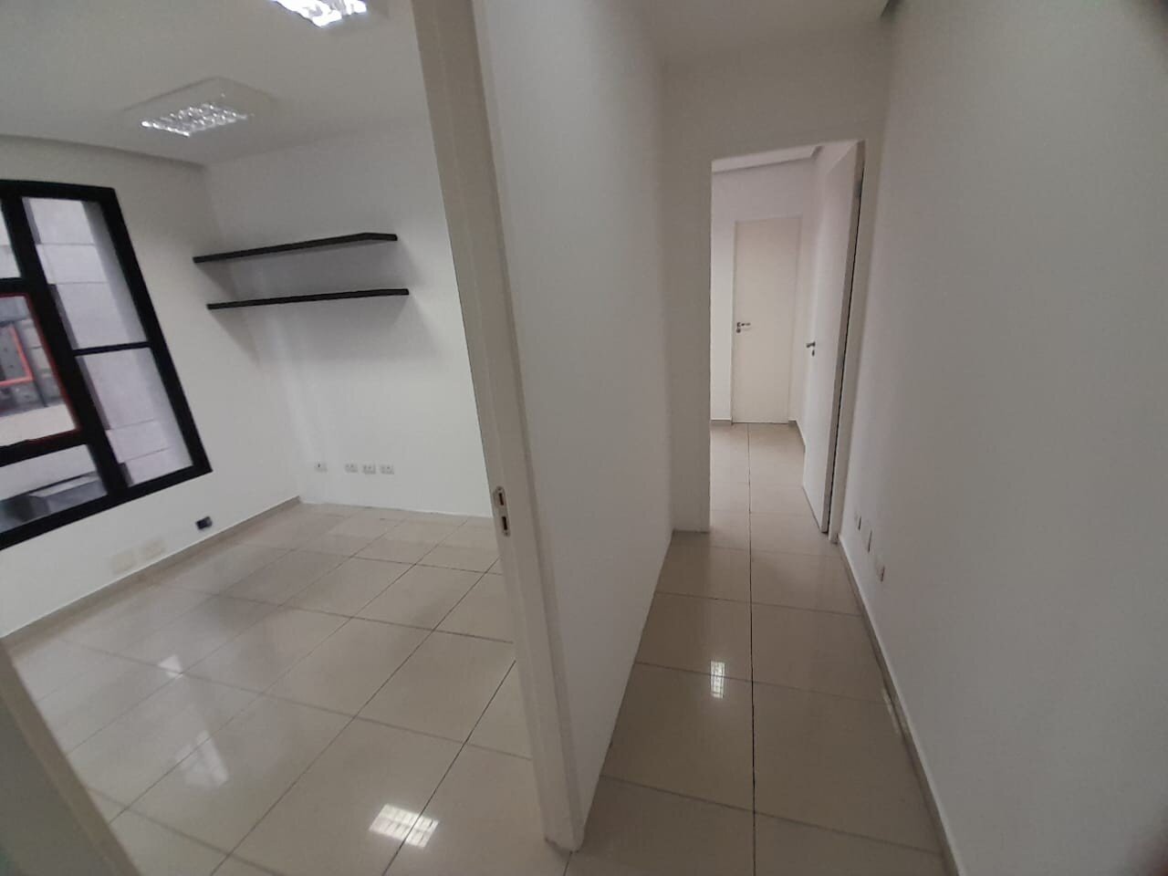 Itaim! Laje comercial com 555 m² com 11 banheiros e 11 vagas para locação