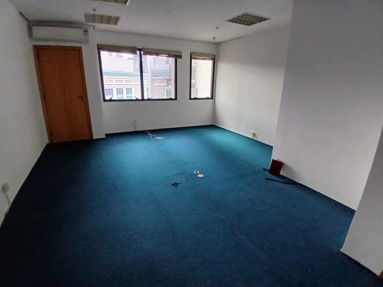 Vila Olímpia! Sala de 35 m² 2 banhs 1 vaga para locação