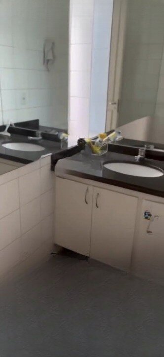 Pinheiros! Terreno plano e limpo em ZM com 820 m² à venda