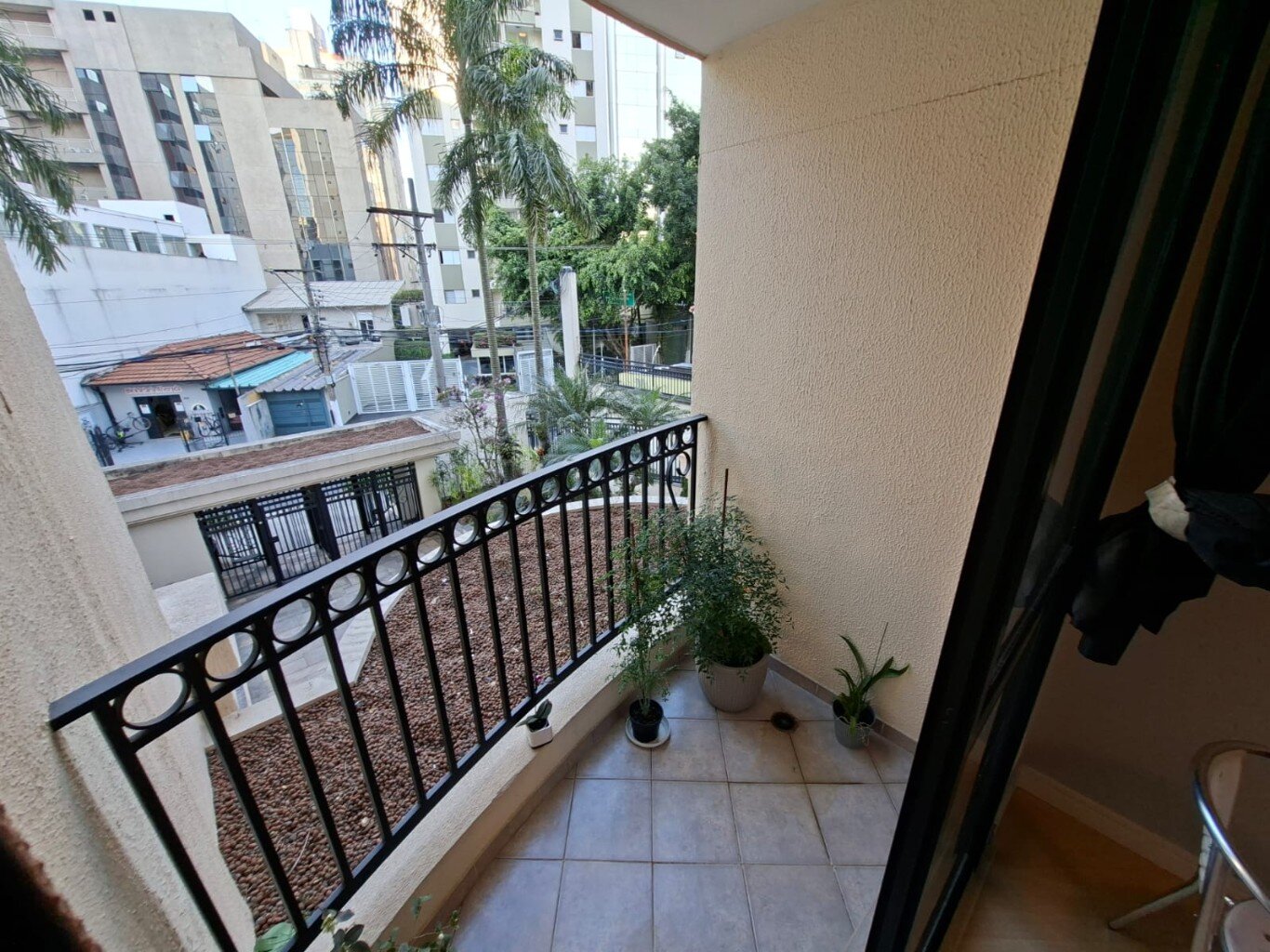 Vila Olímpia! 2 dormitórios com 1 suíte (83m²), sala ampla com sacada e 1 vaga