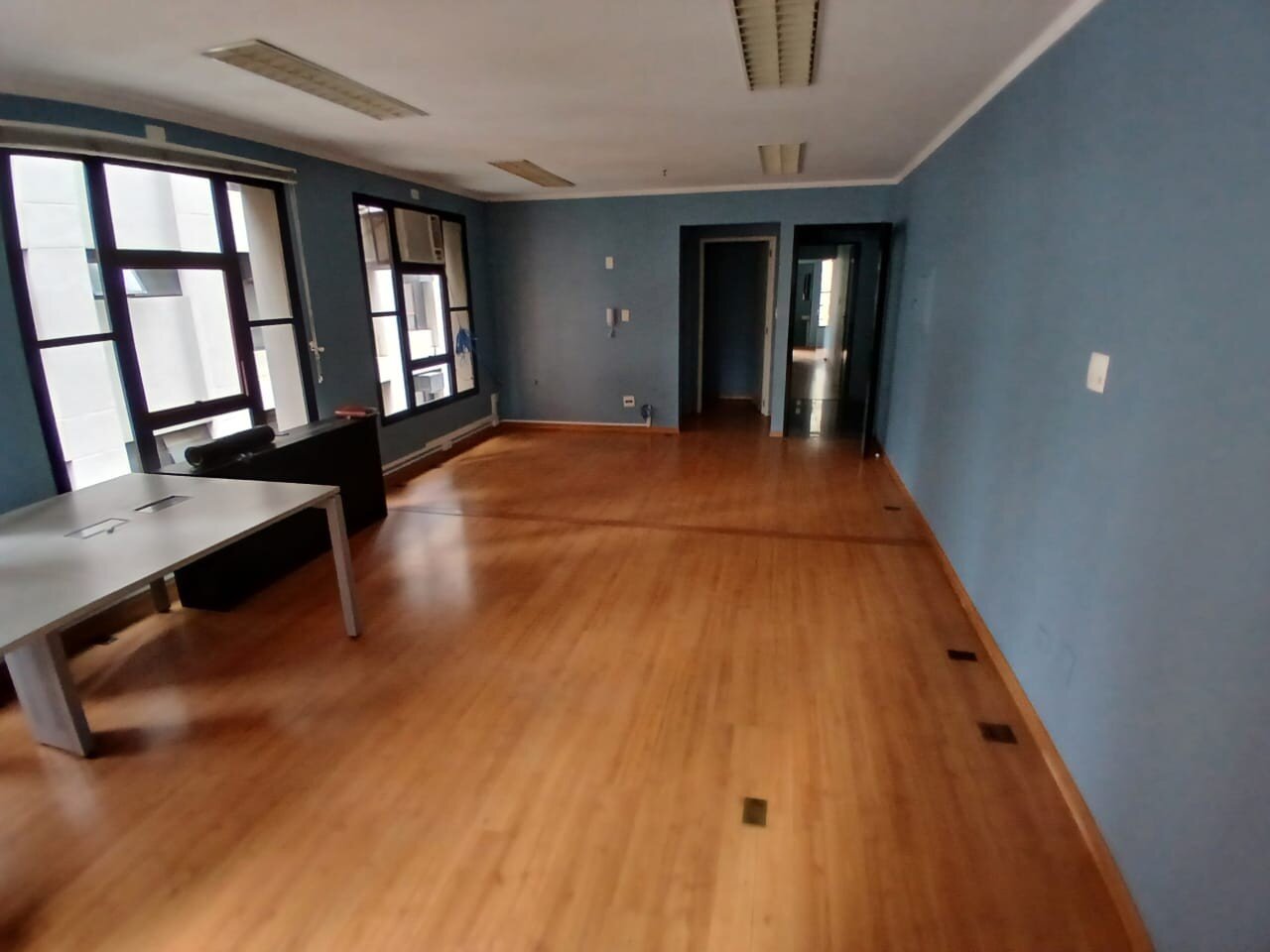 Vila Olímpia! Conjunto 90 m² 4 salas 4 banhs. 2 vagas para venda e locação