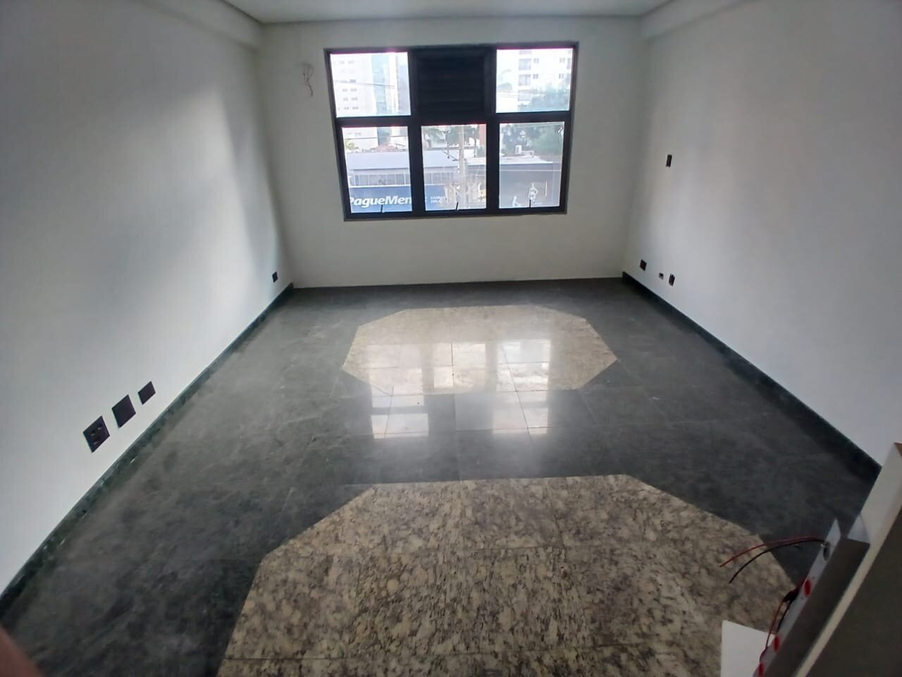 Brooklin! Sala comercial  55 m2 4 salas 2 banhs. 2 vagas p/ venda e locação