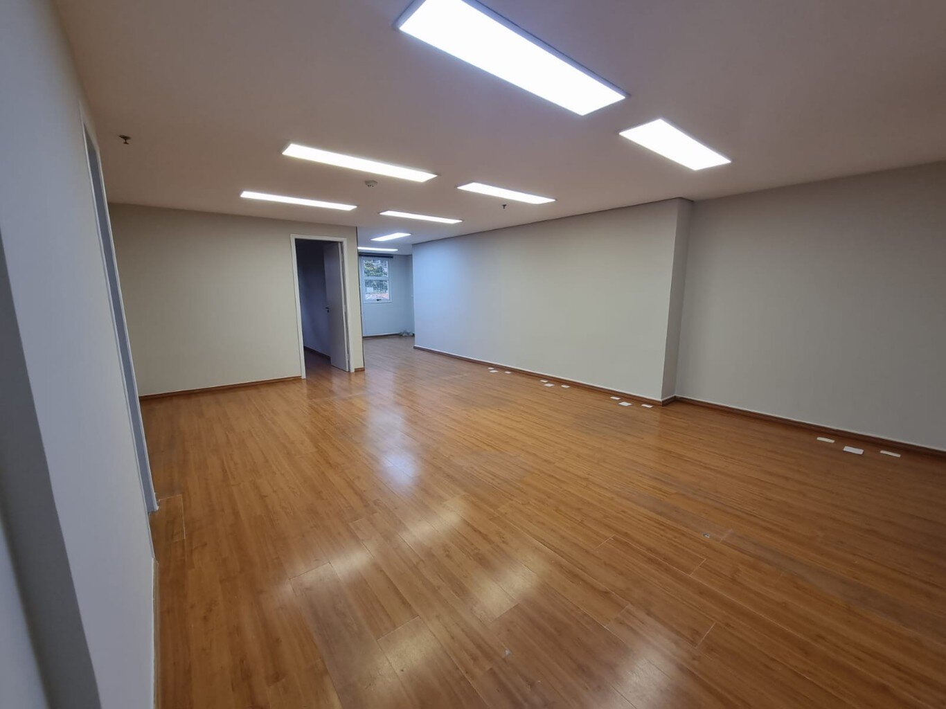 Vila Olímpia! Apto com 3 dorms (79 m²) c/ 1 vaga em prédio com lazer