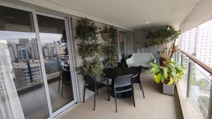 Vila Nova Conceição! Apartamento totalmente mobiliado 65m² à venda ou locação com 1 vaga