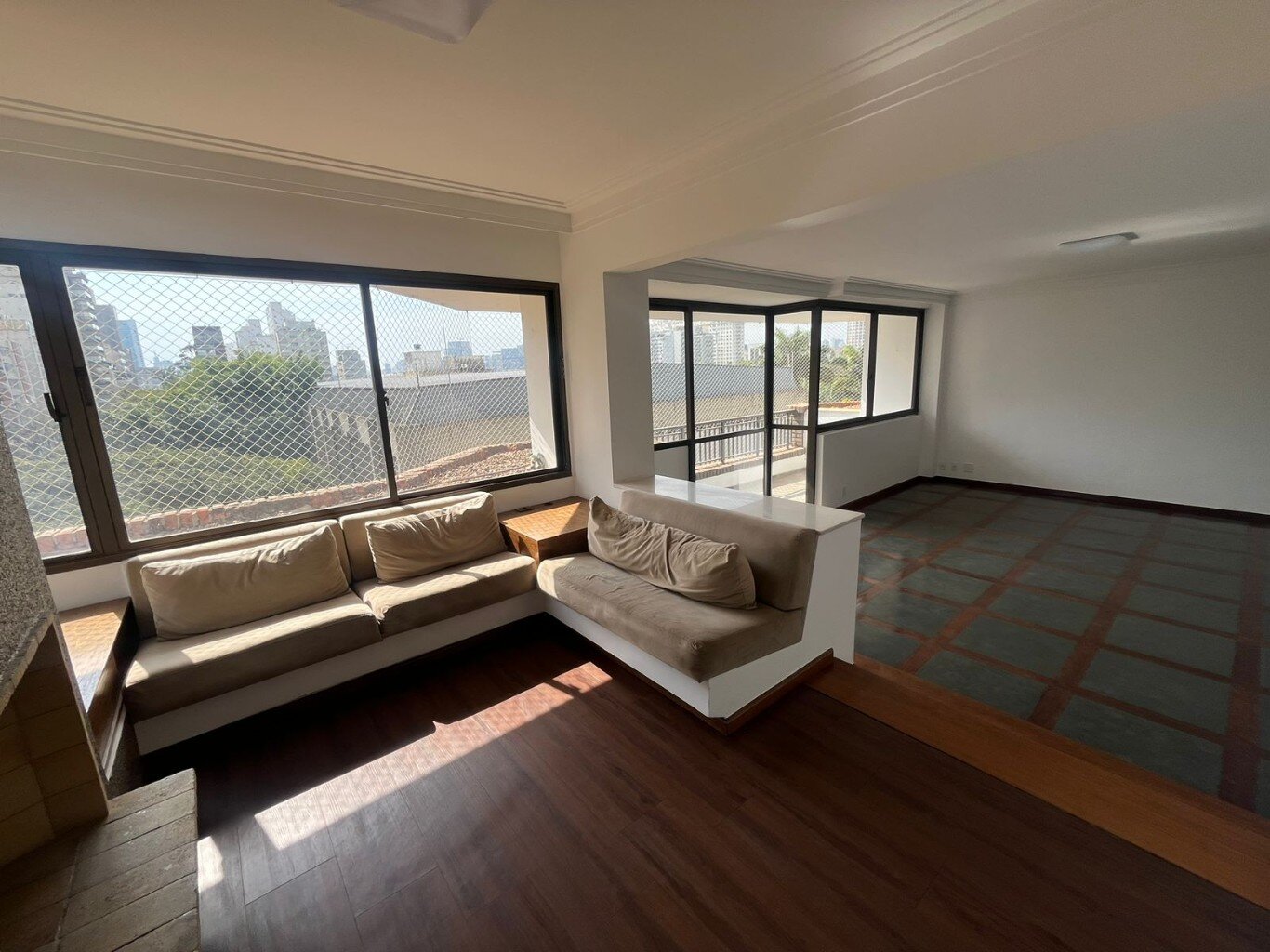 Vila Olímpia! Conjunto 68 m² 2 salas 4 banheiros 2 vagas p/ venda e aluguel,