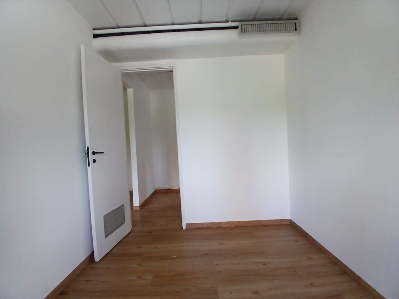 Vila Olímpia!! Sala com.  45 m²  2 salas  2 banhs.1 vaga p/ venda e aluguel