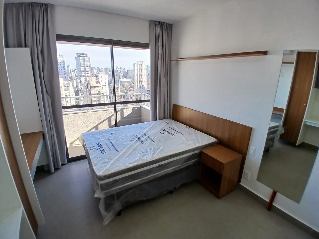 Vila Olímpia!!!  Studio  26 m²  1 banh. com janela ar cond. armár. sem vaga p/ venda e aluguel