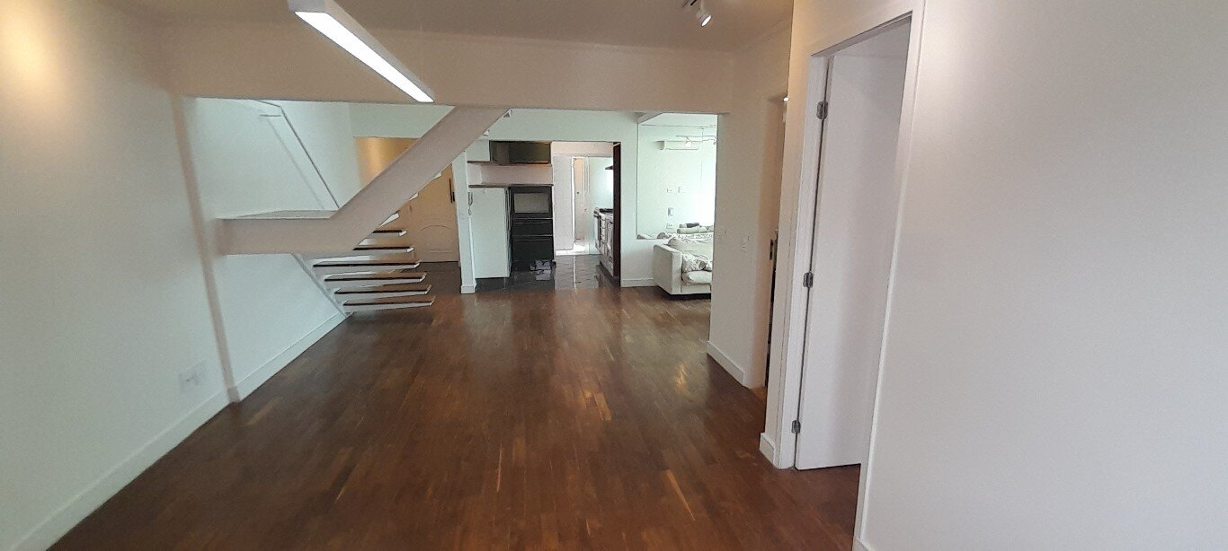Vila Olímpia! Cobertura duplex com churrasqueira na varanda (144 m²) com 2 vagas