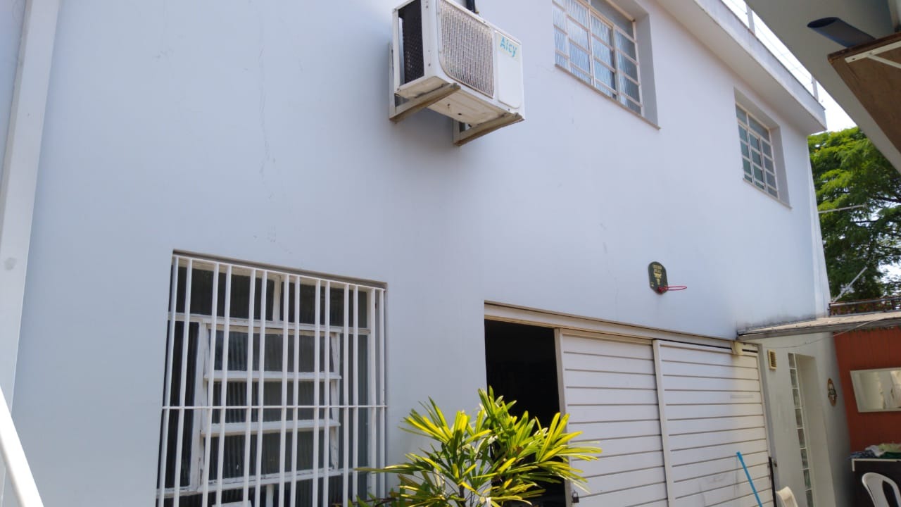Brooklin! Sobrado reformado c/ 230 m² (3 dorms e 2 suítes) e 4 vagas