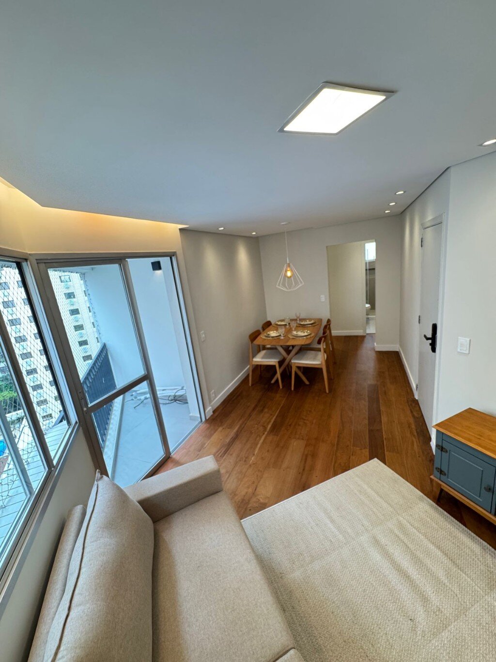 Vila Olímpia! Apartamento reformado com 2 dormitórios, 1 suíte, 1 vaga, 2 banheiros à venda